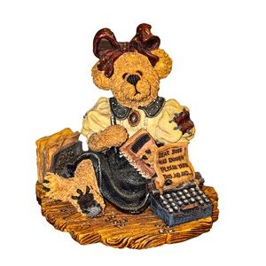 Boyd’s Bears Ms. Friday “Take This Job” Figurine 1999 Bearstone Collection